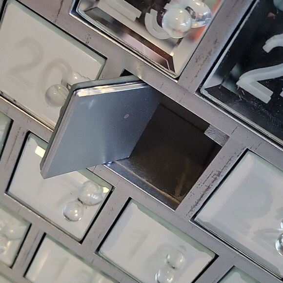 Threshold Mirrored Doors Christmas Tree Advent Calendar Silver Holiday - Picture 3 of 8